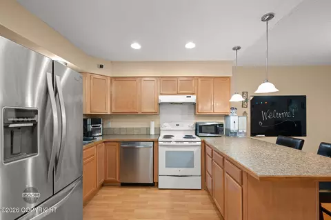 Kitchen - 400 E 24th Ave # 19, Anchorage, AK 99503 photo 2 of 3