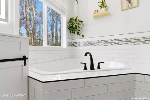 Bath - 22433 Mcmanus Dr, Chugiak, AK 99567 photo 5 of 8