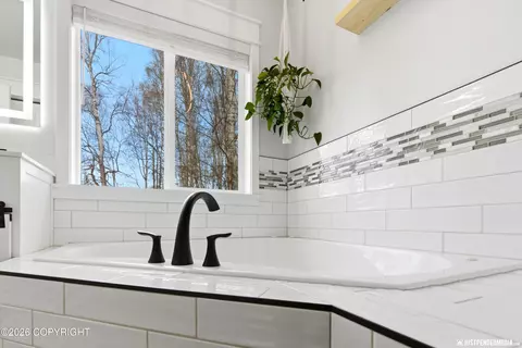 Bath - 22433 Mcmanus Dr, Chugiak, AK 99567 photo 4 of 8
