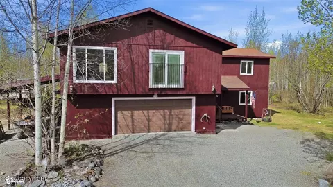2762 S Walnut Wood Dr, Wasilla, AK 99623