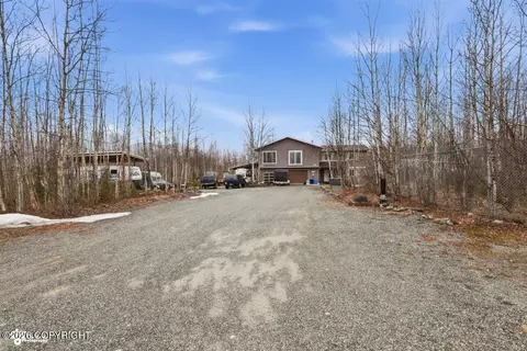 2762 S Walnut Wood Dr, Wasilla, AK 99623