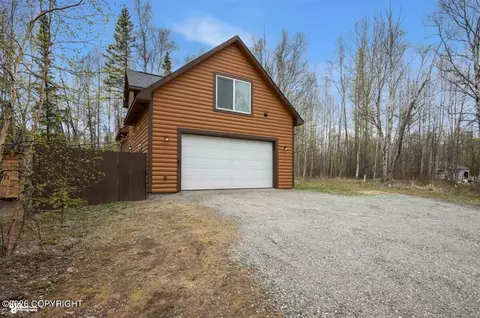 1401 E Snow Goose Cir, Wasilla, AK 99654
