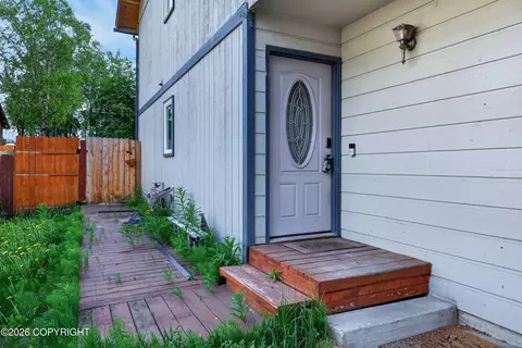 8450 Brookridge Dr, Anchorage, AK 99504