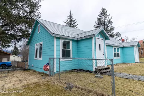 604 Fourth Ave, Seward, AK 99664 photo 4