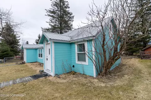 604 Fourth Ave, Seward, AK 99664 photo 3