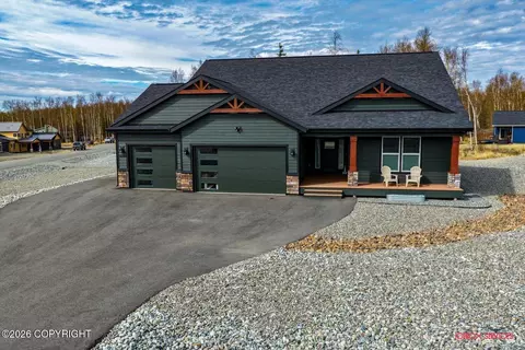 4706 S Twin Peaks Dr, Wasilla, AK 99654