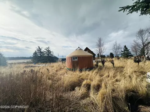 253 E Bunnell Ave, Homer, AK 99603