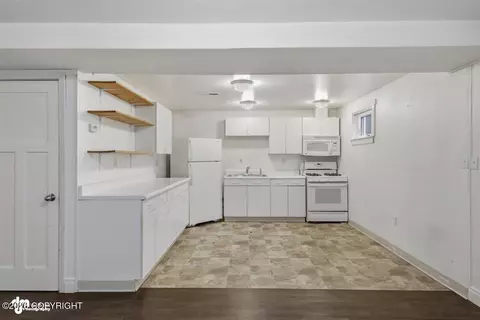 4413 E 8th Ave, Anchorage, AK 99508 photo 22