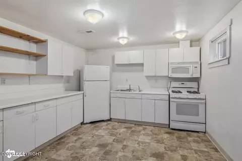 4413 E 8th Ave, Anchorage, AK 99508 photo 23