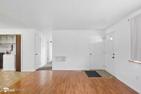 4413 E 8th Ave, Anchorage, AK 99508 photo 5