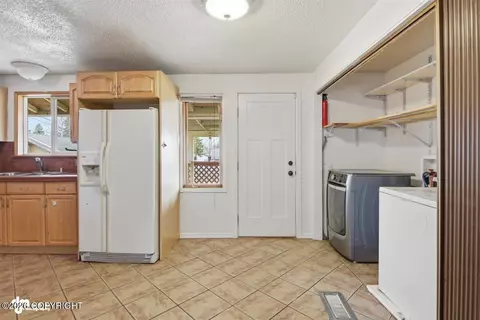 4413 E 8th Ave, Anchorage, AK 99508 photo 11