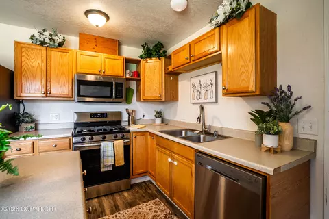 Kitchen - 12750 E Outer Springer Loop, Palmer, AK 99645 photo 2 of 4