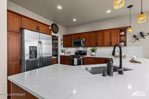 Kitchen - 10927 Splendor Loop, Eagle River, AK 99577 photo 3 of 9