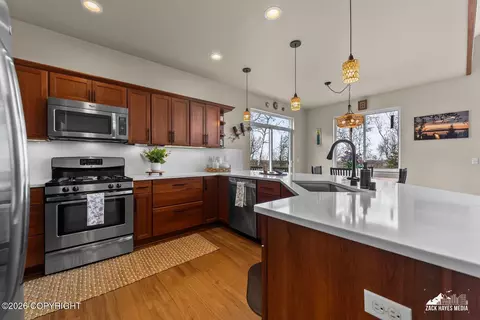Kitchen - 10927 Splendor Loop, Eagle River, AK 99577 photo 4 of 9