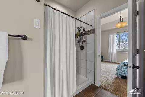 Bath - 10927 Splendor Loop, Eagle River, AK 99577 photo 4 of 6