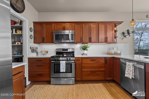 Kitchen - 10927 Splendor Loop, Eagle River, AK 99577 photo 5 of 9