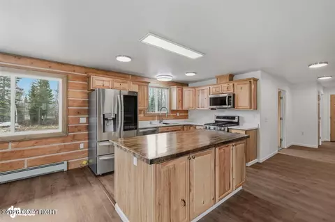 14073 W Brittany Lou Ave, Houston, AK 99623