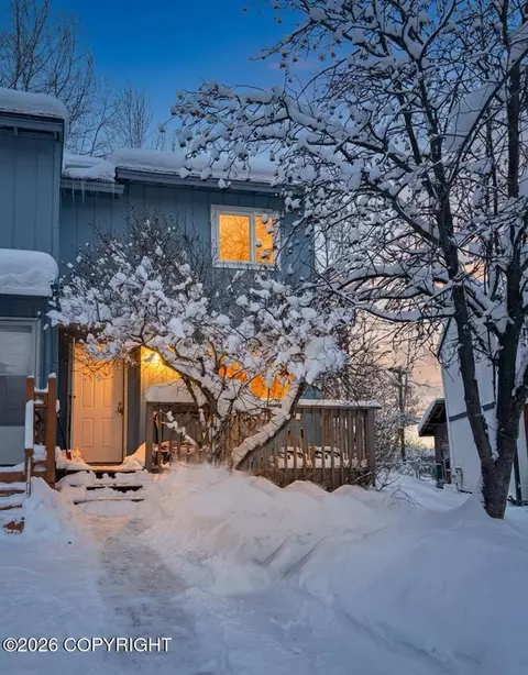240 Skyhaven Cir, Anchorage, AK 99504