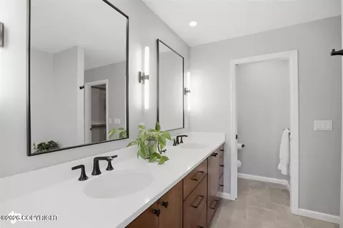 Bath - 7513 Setter Dr, Anchorage, AK 99502 photo 6 of 8