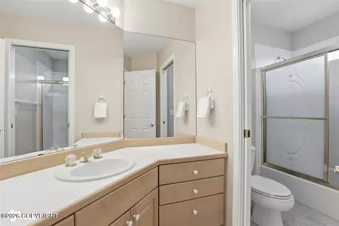 Bath - 7513 Setter Dr, Anchorage, AK 99502 photo 7 of 8