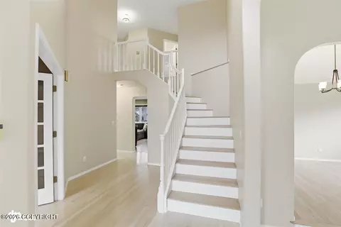 Entry Way - 7513 Setter Dr, Anchorage, AK 99502 photo 2 of 4