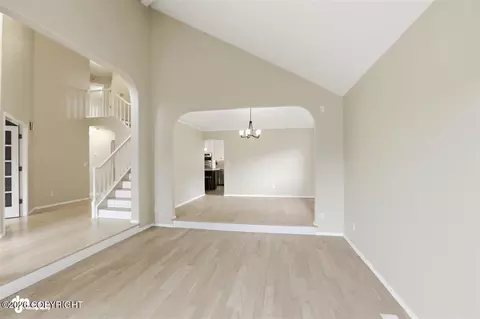 Living - 7513 Setter Dr, Anchorage, AK 99502 photo 4 of 7
