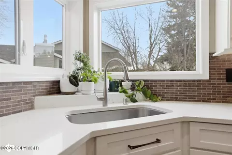 Kitchen - 7513 Setter Dr, Anchorage, AK 99502 photo 3 of 6