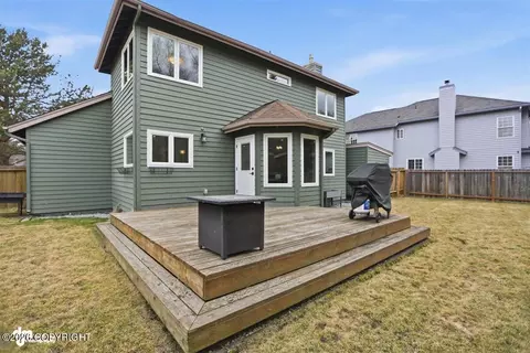 Exterior - 7513 Setter Dr, Anchorage, AK 99502 photo 4 of 12