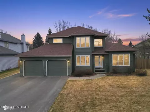 7513 Setter Dr, Anchorage, AK 99502