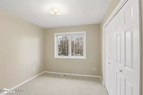 Bedroom - 7513 Setter Dr, Anchorage, AK 99502 photo 6 of 8