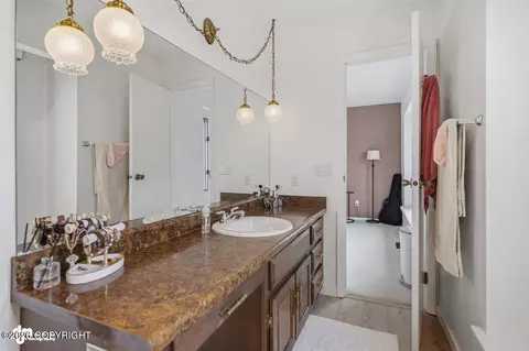 Bath - 4161 Hampton Dr # 11A, Anchorage, AK 99504 photo 3 of 5