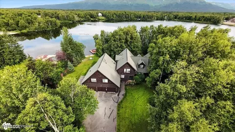 6631 E Wolf Lake Dr, Wasilla, AK 99654