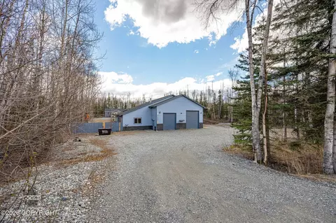 5960 W Hollywood Rd, Wasilla, AK 99623