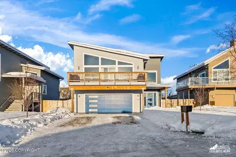 1215 Northpointe Bluff Dr, Anchorage, AK 99501