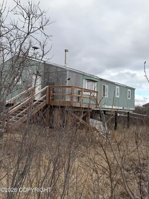 1020 Mallard Ln, Bethel, AK 99559