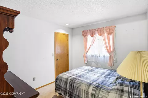 Bedroom - 9515 Dundas Cir, Eagle River, AK 99577 photo 2 of 5