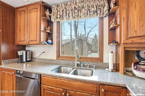 Kitchen - 9515 Dundas Cir, Eagle River, AK 99577 photo 3 of 4