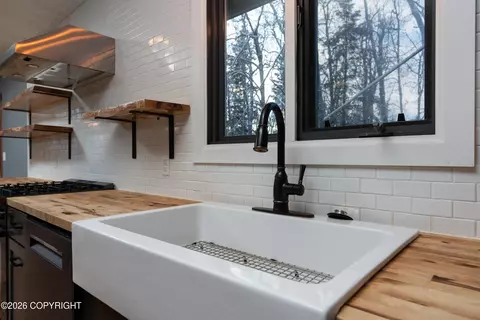 Kitchen - 19430 Citation Rd, Eagle River, AK 99577 photo 10 of 13