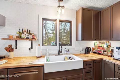 Kitchen - 19430 Citation Rd, Eagle River, AK 99577 photo 4 of 13