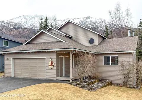 19036 Mountain Point Cir, Eagle River, AK 99577