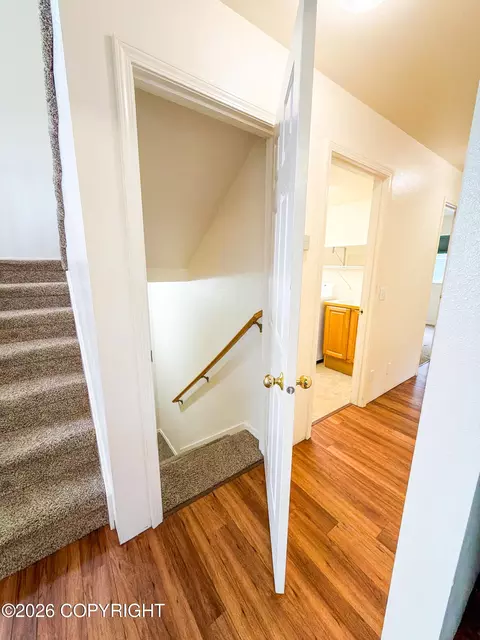 Entry Way - 19036 Mountain Point Cir, Eagle River, AK 99577 photo 3 of 6