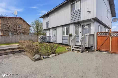 7640 Snow View Dr, Anchorage, AK 99507