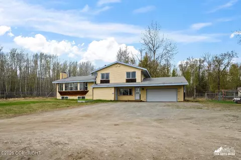 2161 S Cotten Dr, Wasilla, AK 99654