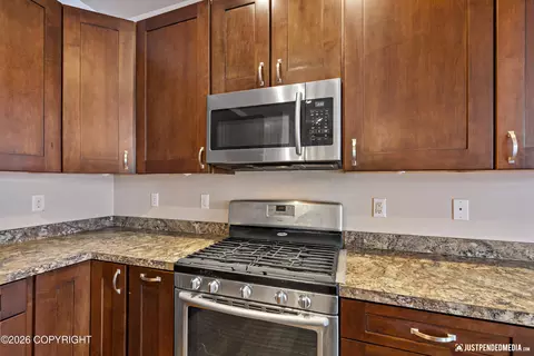 Kitchen - 1007 Northpointe Bluff Dr, Anchorage, AK 99501 photo 4 of 4