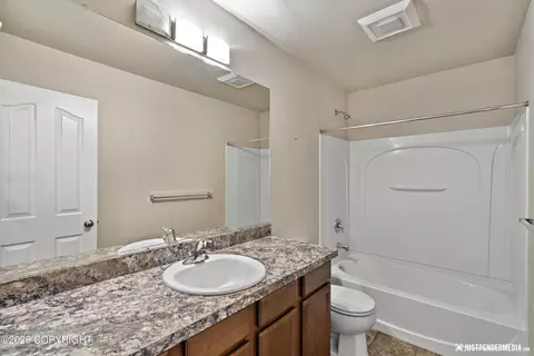 Bath - 1007 Northpointe Bluff Dr, Anchorage, AK 99501 photo 2 of 5