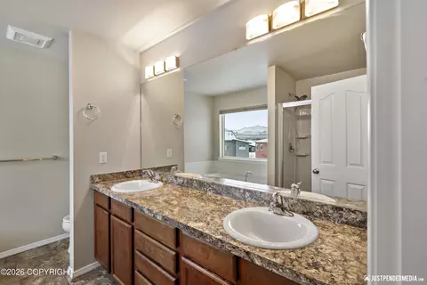 Bath - 1007 Northpointe Bluff Dr, Anchorage, AK 99501 photo 3 of 5