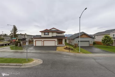 1007 Northpointe Bluff Dr, Anchorage, AK 99501