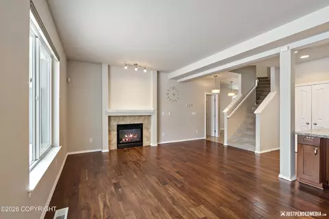 Living - 1007 Northpointe Bluff Dr, Anchorage, AK 99501 photo 3 of 6