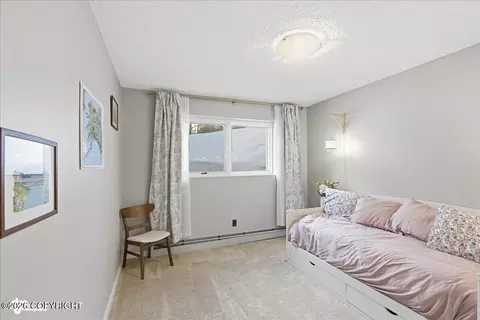 Bedroom - 4154 Hampton Dr, Anchorage, AK 99504 photo 3 of 6