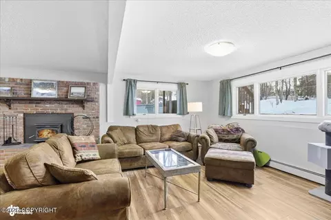 Living - 4154 Hampton Dr, Anchorage, AK 99504 photo 6 of 7